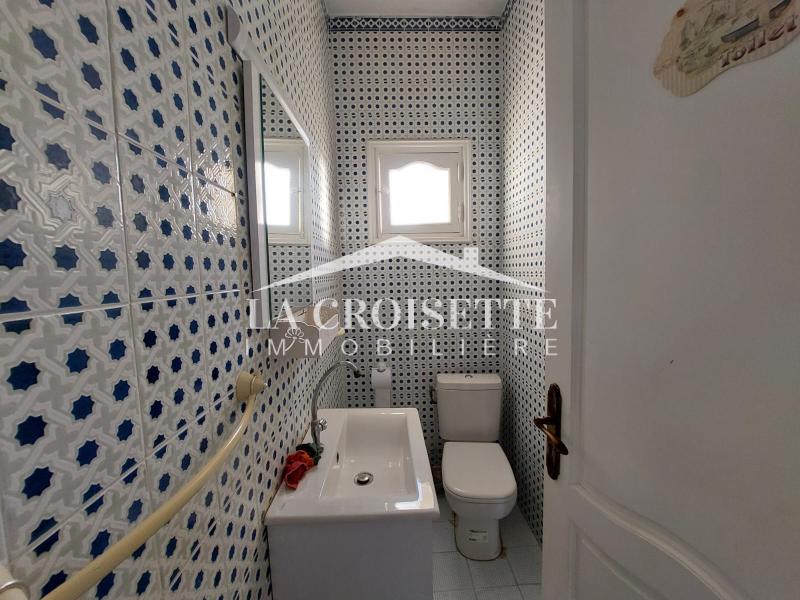 Etage de villa S+3 à La Marsa